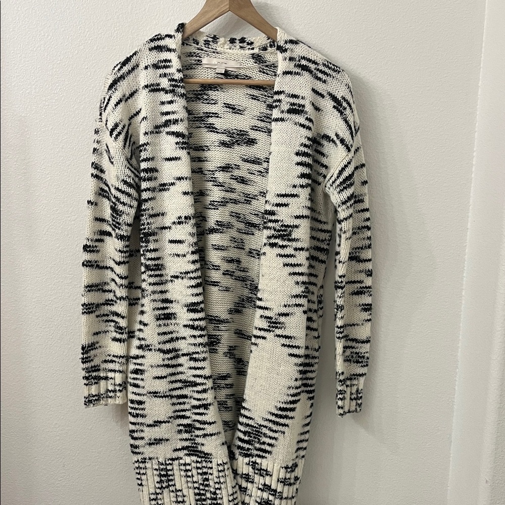 Black and White Patterned Women's Sweater
